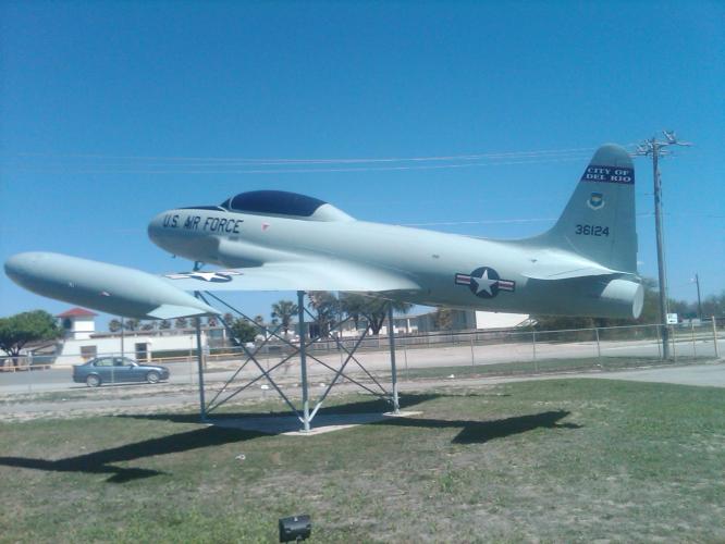 Cool jet in Del Rio. We rode past Laughlin Air Force Base the day before and jets just kept landing and taking off and flying their patterns or whatever. It was awesome.